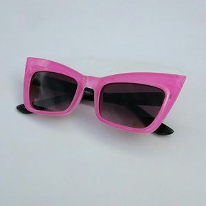 NEW Kids Retro Funky Cat Eye Sunglasses in Pink